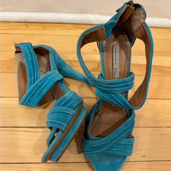 Blue Suede Italian Women’s Heels - Picture 3 of 4